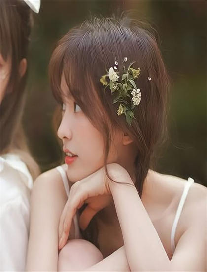 《一袭灰衣万缕情》美学价值科学分析：艺术美感与审美特征探讨